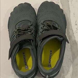 Gray Sports Toe Shoes